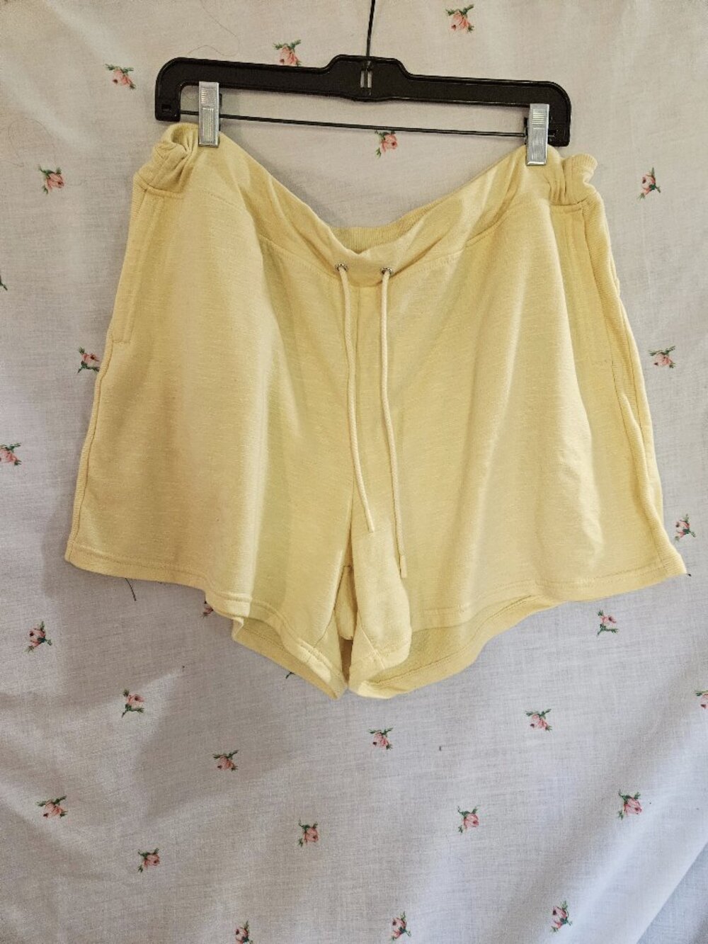 Size XXL Reitman's Hyba Drawstring Shorts Yellow